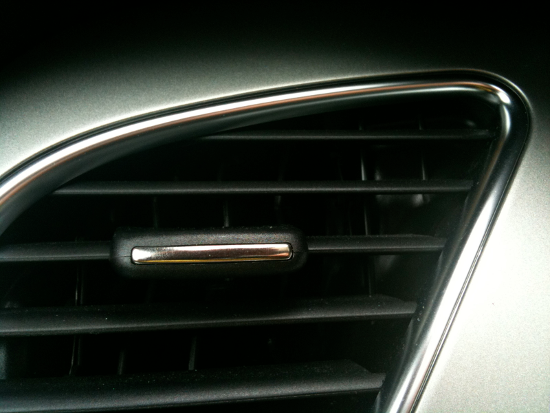 Illustration for article titled How To Take Car Photos With An iPhone